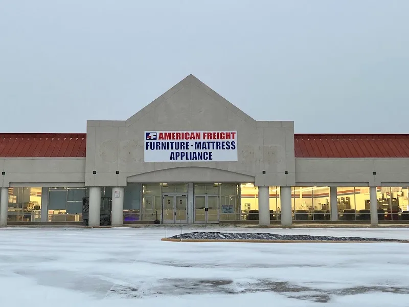 American Freight - Armory Racine(Direct)