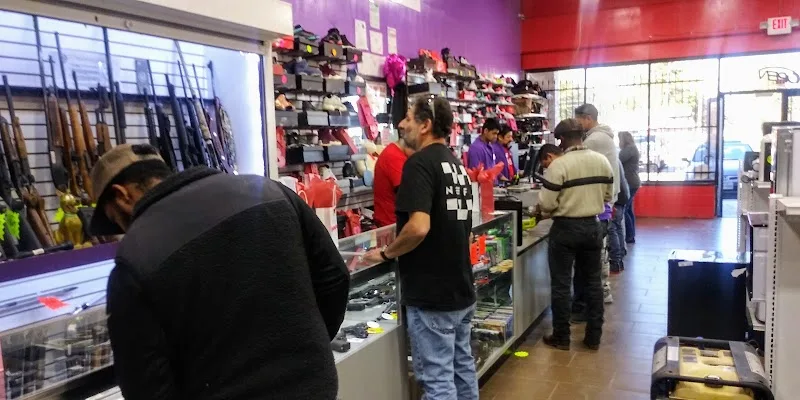 Bayou Pawn #679