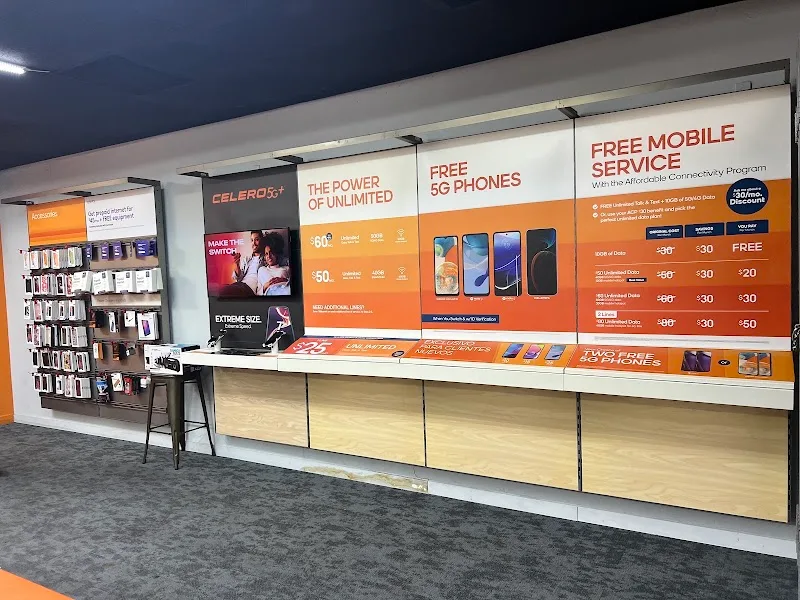 Boost Mobile - 6511 Airline