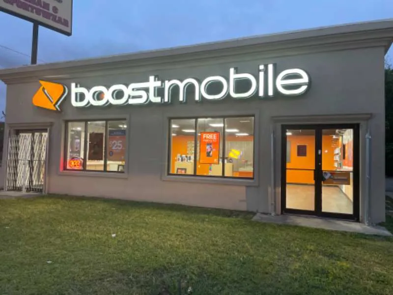 Boost Mobile Colonial