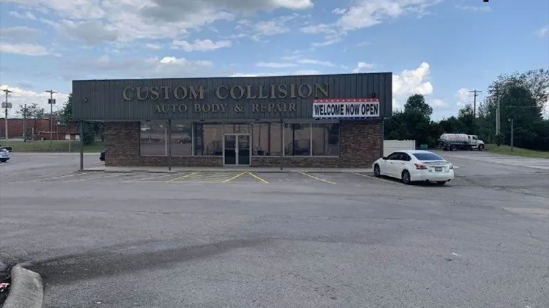 Custom Collision Congress Blvd