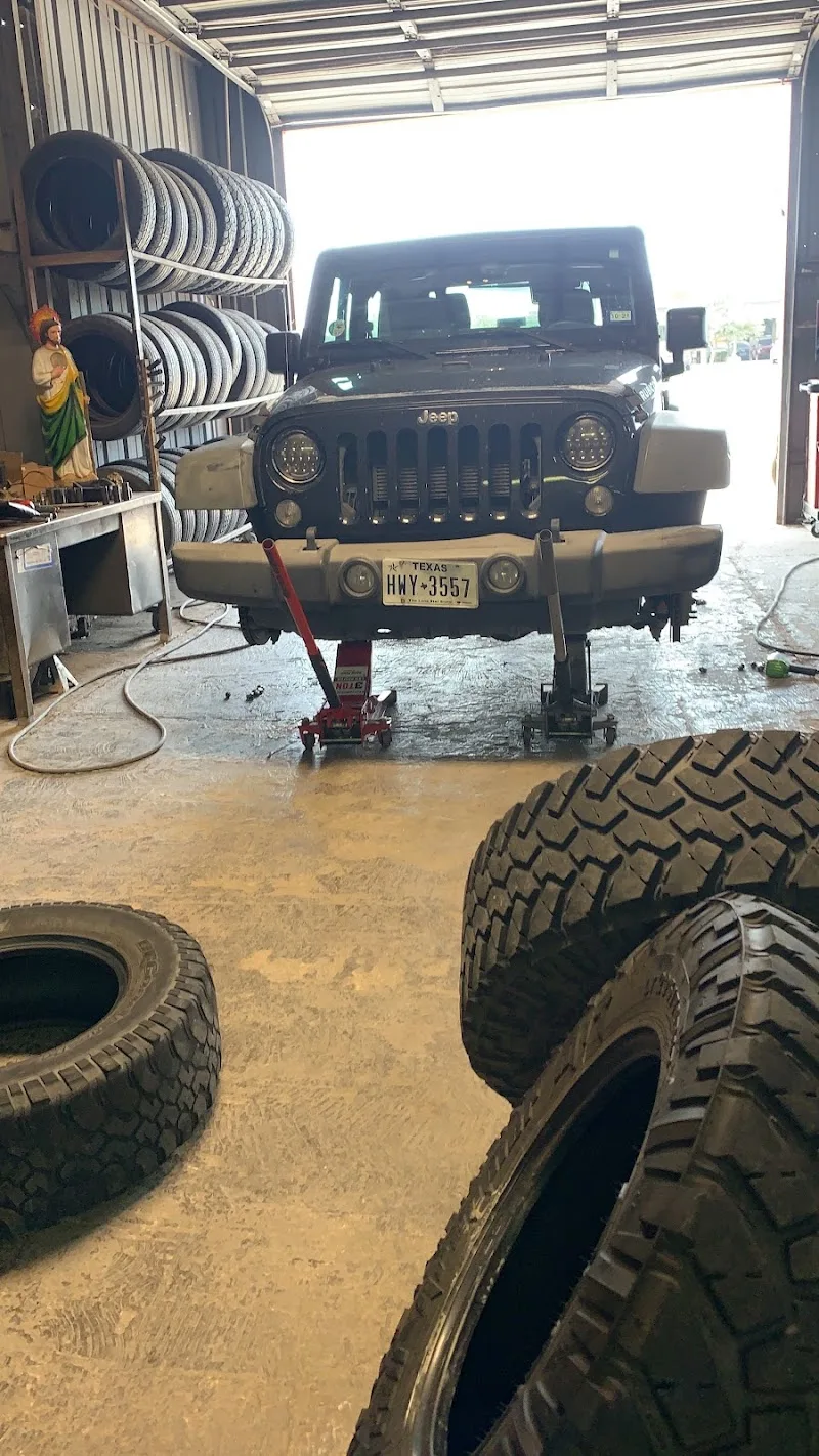 De Leon Tires and Wheels LLC