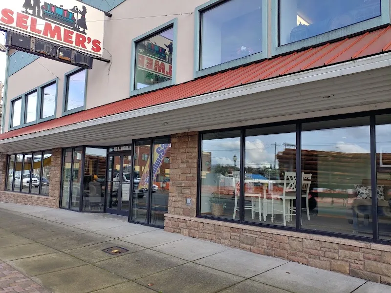 Foothills Family Furniture - Aberdeen