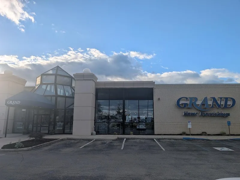 Grand Home Furnishings #035