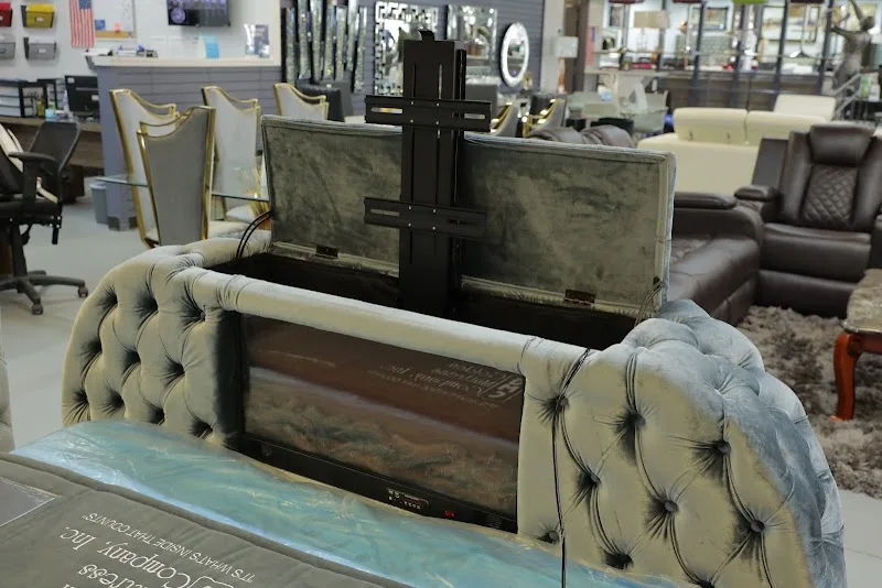 Hollywood Furniture LLC