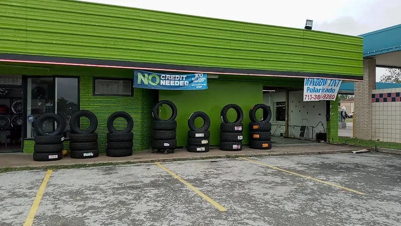 Houston Tires and Wheels LLC