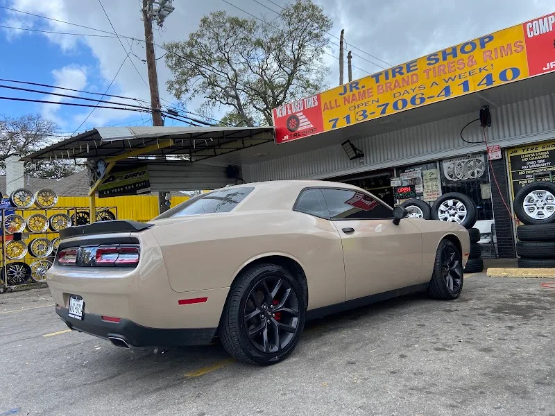 JR Tire Shop