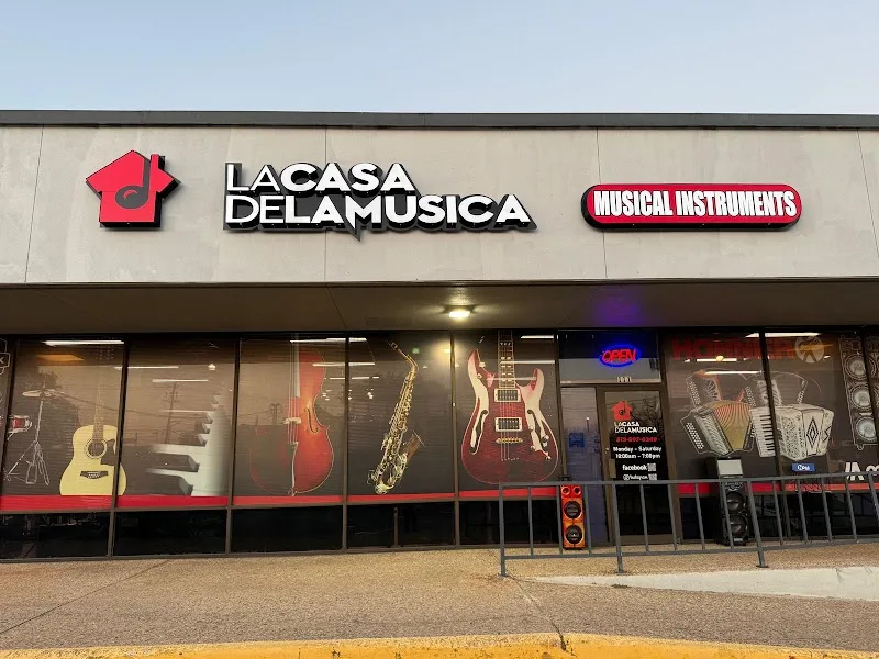 La Casa De La Musica -  West