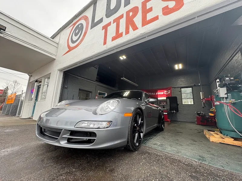 Lunas Tire Service LLC