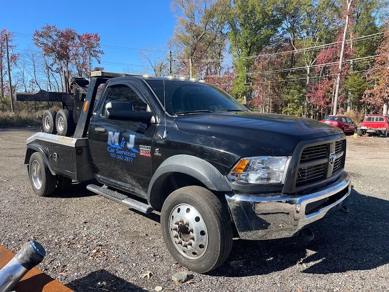 M and E Towing and Auto LLC