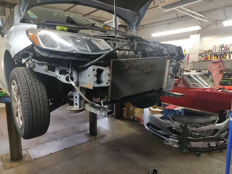 Maneros Service Center LLC