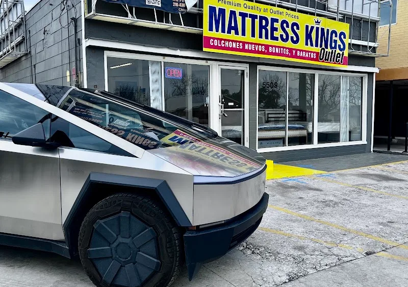 Mattress Kings Outlet - San Pedro