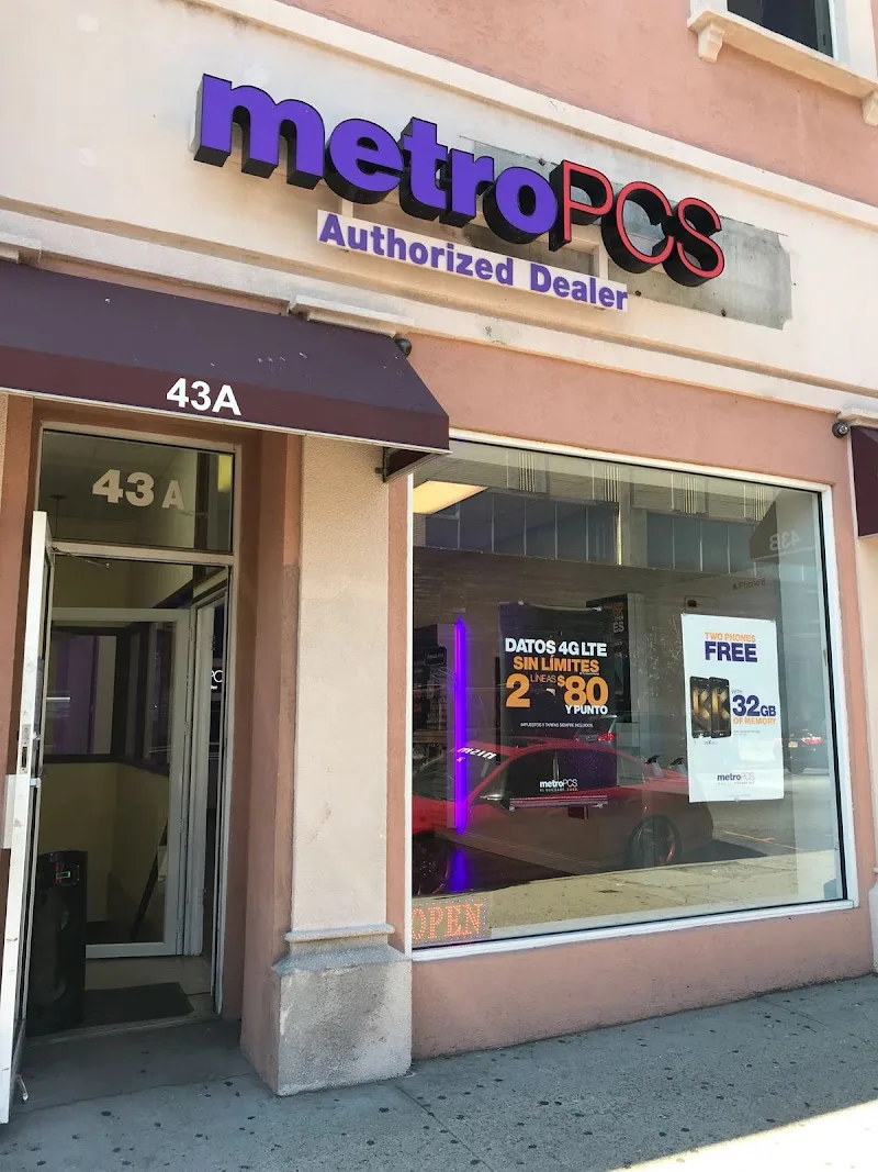 Metro By T-Mobile - 43 Main