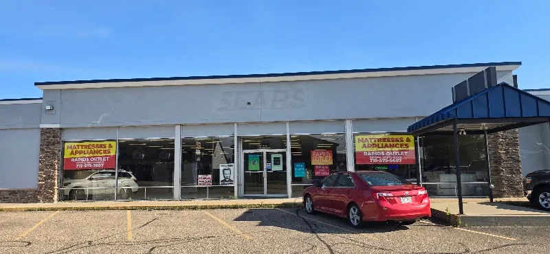 Rapids Outlet LLC