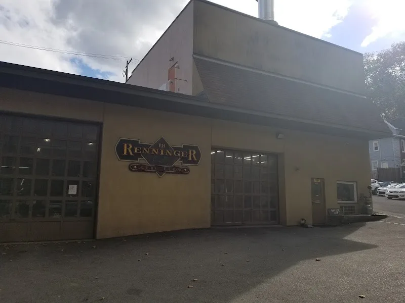 Renatos Auto Body LLC