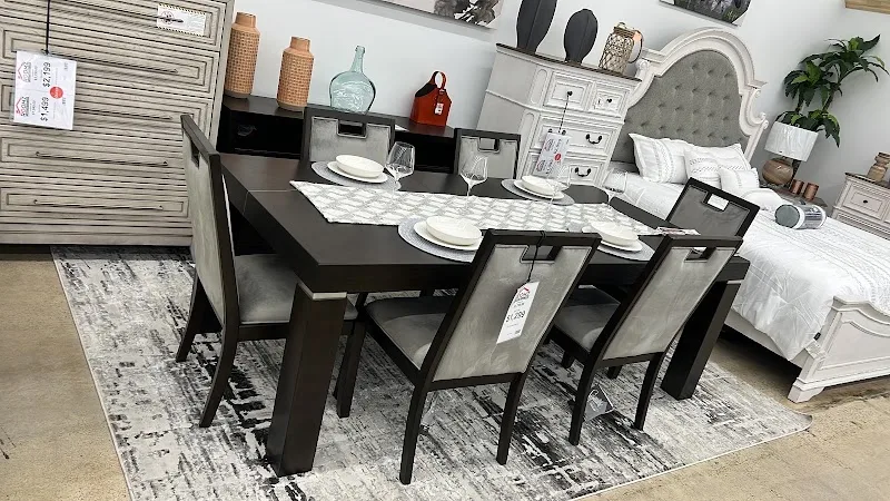 Roomz Gallery Furniture Inc