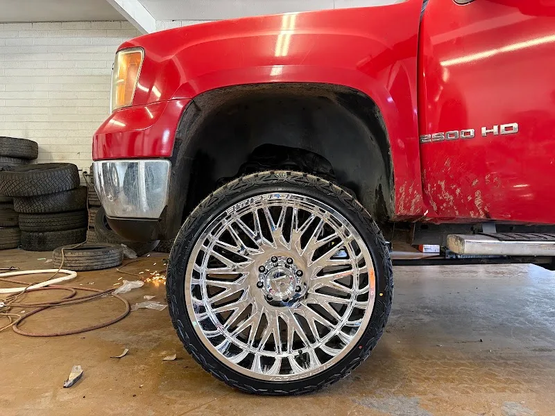 Santis Wheels and Tires LLC