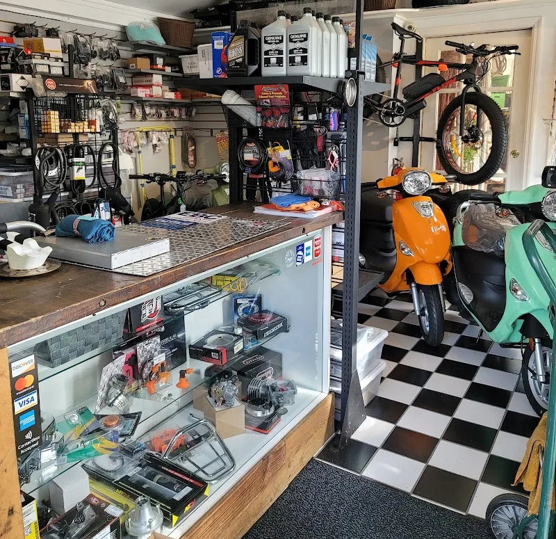 SRQ Scooters LLC