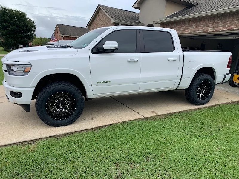 Straight Performance And Repair LLC